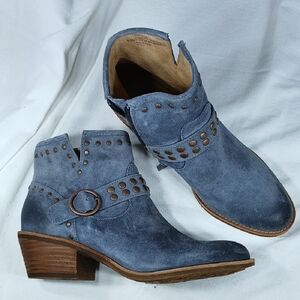 Sofft Women's Blue Suede Studded Ankle Boots size 8.5
